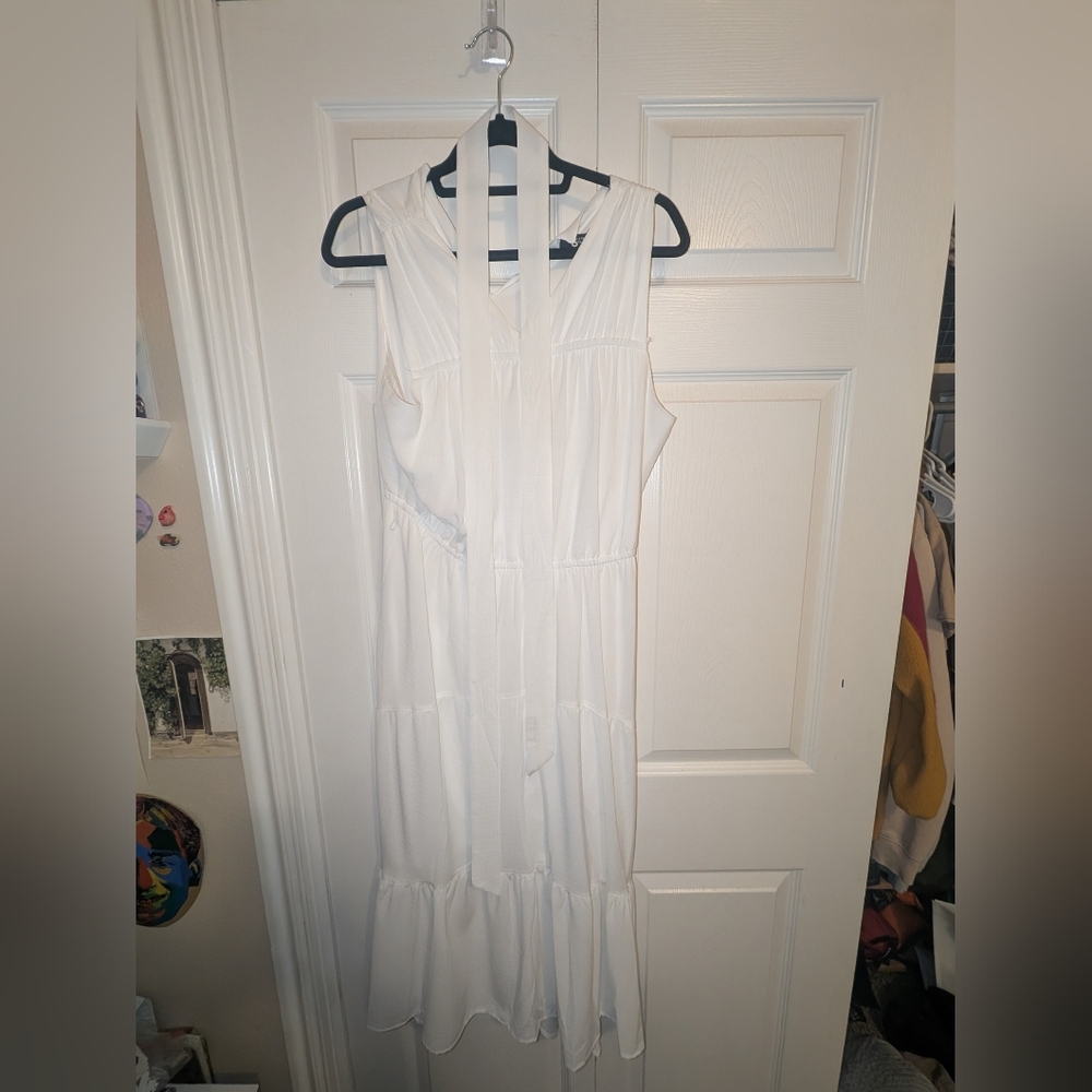 Elegant White Sleeveless Dress- Simply Vera  Vera Wang